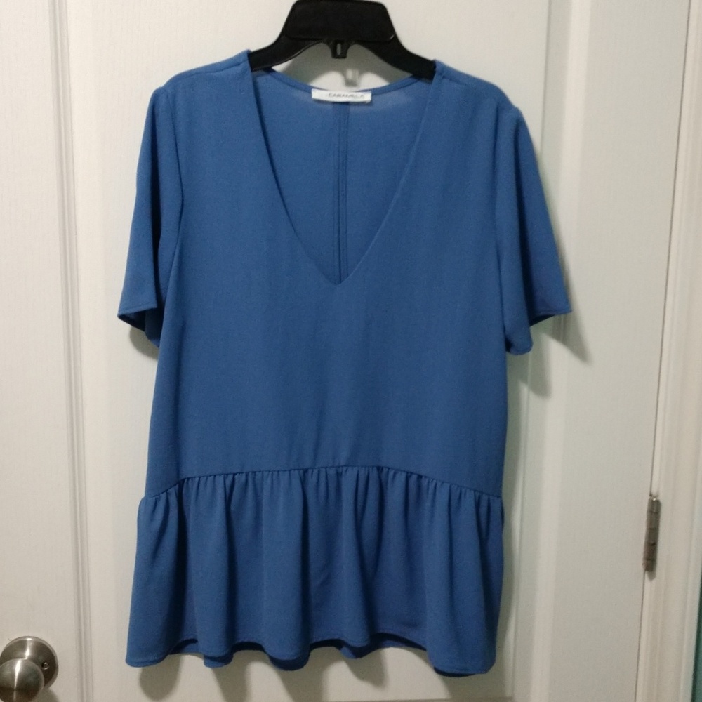 Caramela slit back top